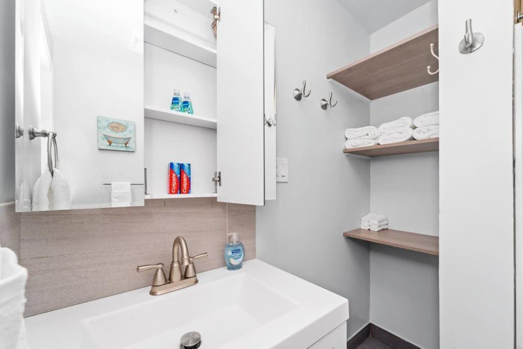 Cozy, Top-Floor 3Br Loft With Balcony In West Town Chicago Esterno foto