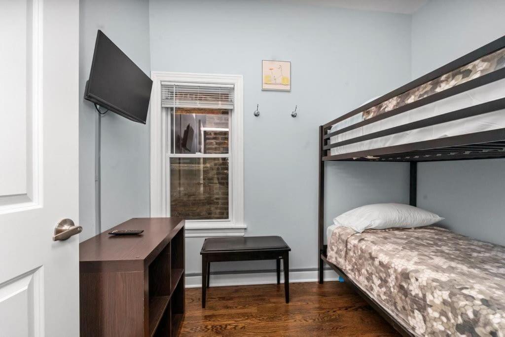 Cozy, Top-Floor 3Br Loft With Balcony In West Town Chicago Esterno foto