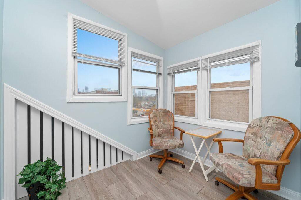 Cozy, Top-Floor 3Br Loft With Balcony In West Town Chicago Esterno foto