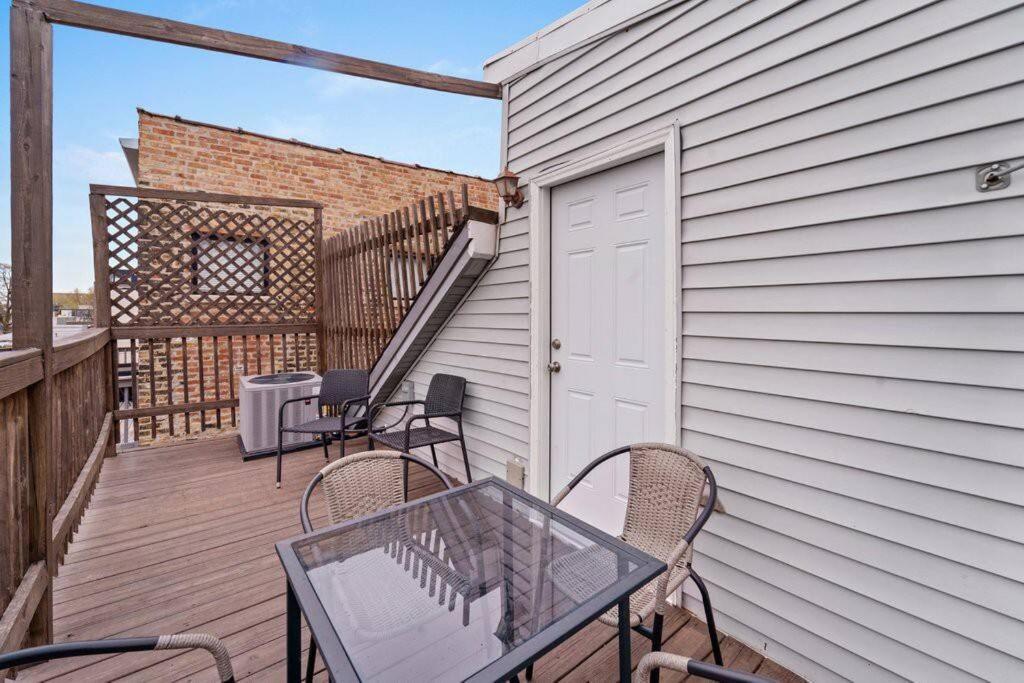 Cozy, Top-Floor 3Br Loft With Balcony In West Town Chicago Esterno foto